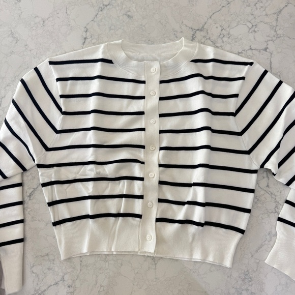 Striped Black and White Women's Cardigan - NWOT Size L - Picture 6 of 7